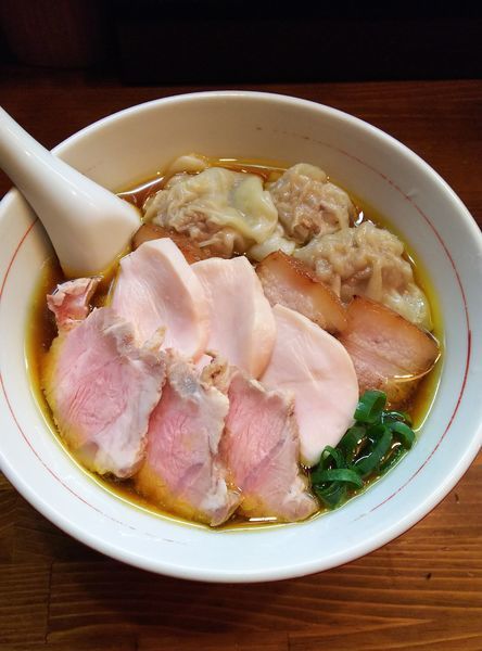 「手打ちわんたんめん（大盛り）＋得 肉三昧」@らーめん かねかつの写真