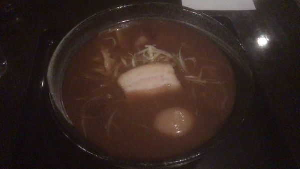 「中華そば小＋煮玉子：860円」@もちもちの木 新宿店の写真