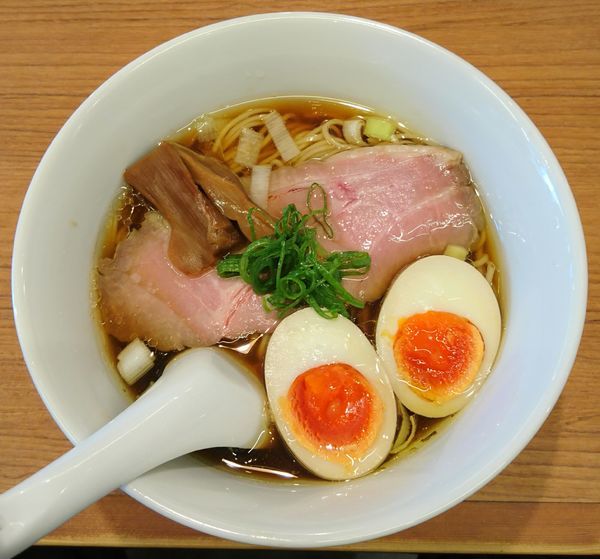 「味玉醤油らぁ麺」@らぁ麺 時は麺なりの写真