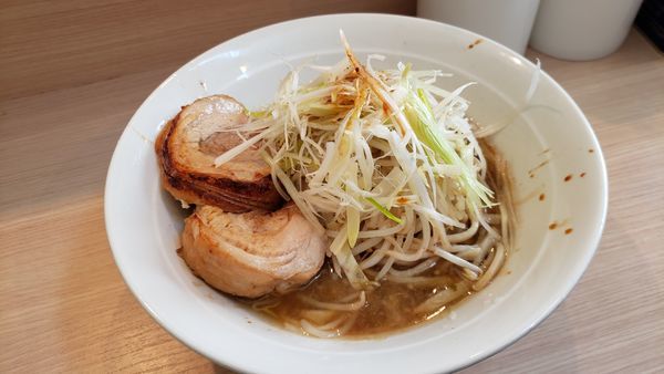 「ラーメン750円＋ネギ50円 ☆」@麺屋 味方の写真