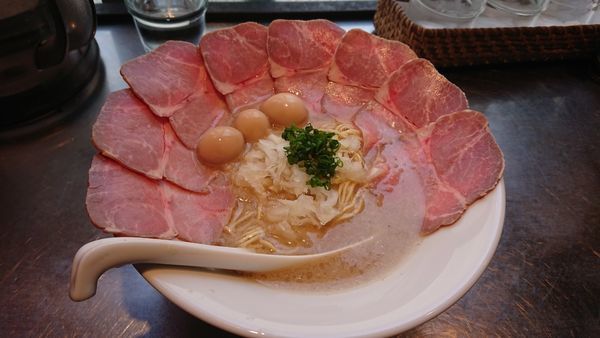 「魚介豚骨 改(煮干不使用)さんじ玉SP(バターカレーチーズ)」@さんじの写真