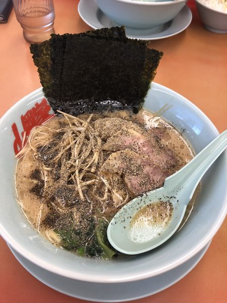 「醤油ネギチャーシュー」@ラーメン山岡家 守谷店の写真
