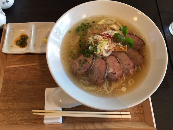 「叉焼麺　980円＋餃子＋ビール」@豚骨清湯・自家製麺 かつらの写真