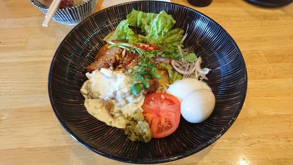 「【限定】鳥南蛮とタルタルソースの油そば 800円 + 海鮮丼」@寿製麺よしかわ 坂戸店の写真