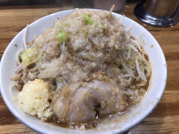 「ラーメン並(ニンニク、アブラ)760円」@デカ盛り戦隊 豚レンジャーの写真