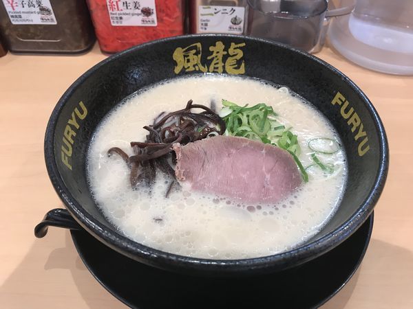「とんこつラーメン」@とんこつラーメン博多風龍 秋葉原総本店の写真