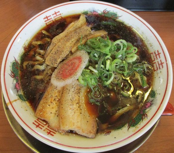 「中華そば(ブラック)780円」@手もみ中華そば 麦の花の写真