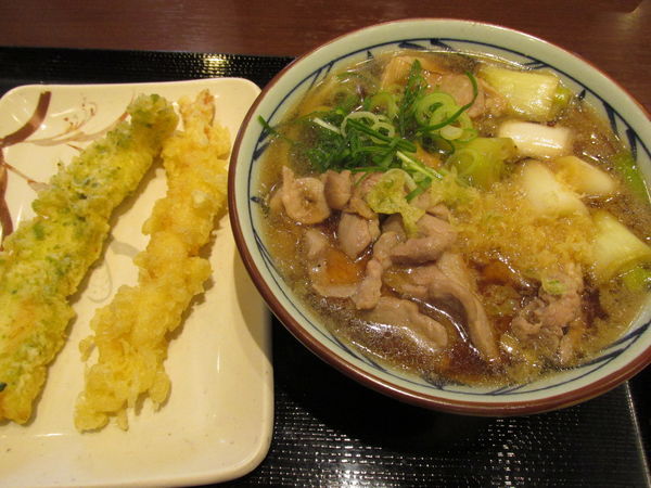 「鴨ねぎうどん+イカ天・えび天　「650円+280円」」@丸亀製麺 ララガーデン春日部店の写真