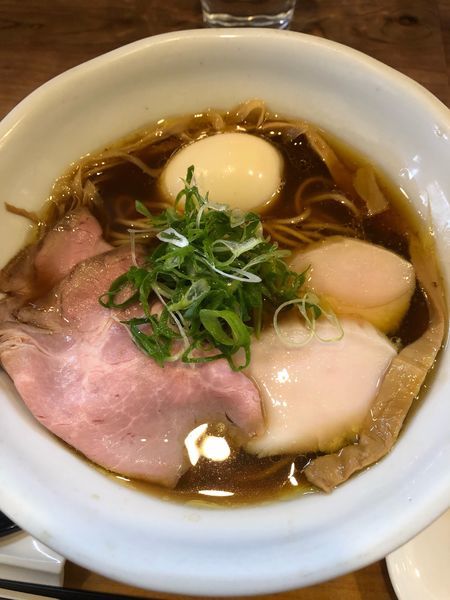 「特製 醤油と貝 980円 炊き込みご飯280円」@ラーメン 健やかの写真