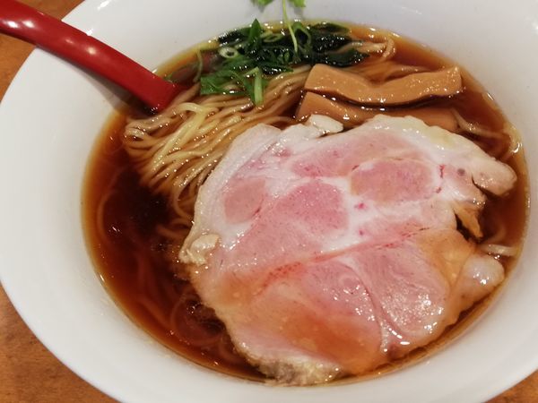 「鶏油醬油らーめん」@麺屋 紅の写真