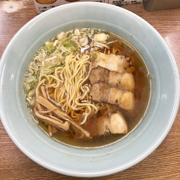 「ラーメン￥６５０＋チャーシューおこわ（サービス）」@名代らーめん 航海屋 新宿店の写真