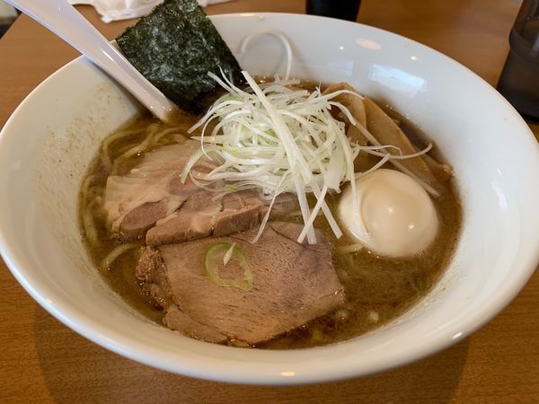 「濃厚煮干し醤油ラーメン」@麺匠 破天荒 本店の写真