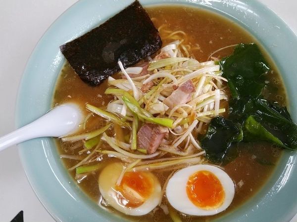 「ネギラーメン（中）＋ゆで玉子」@ラーメンショップ 寒川店の写真