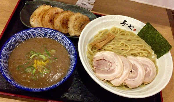 「魚介とんこつつけ麺 並 withチャーシュー増し」@らーめん与七 南草津店の写真