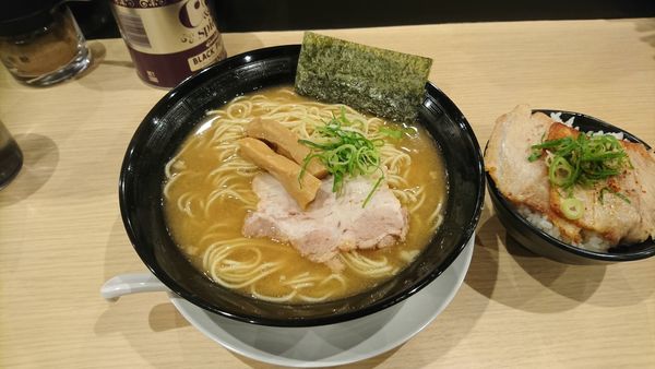 「濃厚中華そば」@特濃中華そば龍桜の写真