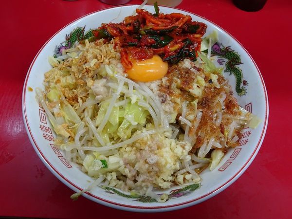 「ラーメン豚2枚＋汁無し＋九条ネギキムチ　ニンニクアブラえび油」@ラーメン二郎 湘南藤沢店の写真