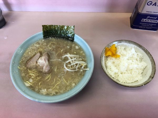 「ラーメン半ライス」@ラーメンショップ 緑ヶ丘店の写真