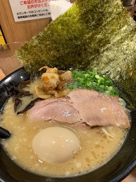 「豚骨スペシャル980円」@琉球島豚 麺屋なりよしの写真