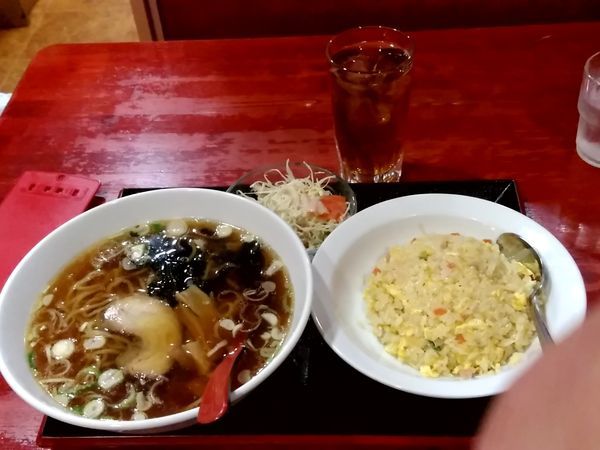 「Ａランチ(醤油ラーメンと半チャーハンのセット)780円」@中国本場的料理 華龍飯店 高崎モントレー店の写真
