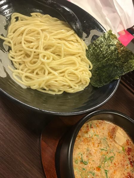 「辛鶏とん 大盛 熱盛」@温泉つけ麺 維新 熱海本店の写真