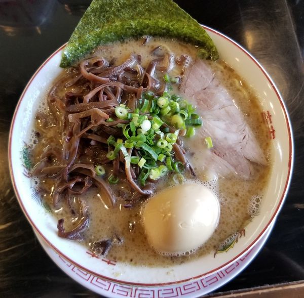 「魚介豚骨ラーメン＋キクラゲ」@博多長浜らーめん 六角堂の写真