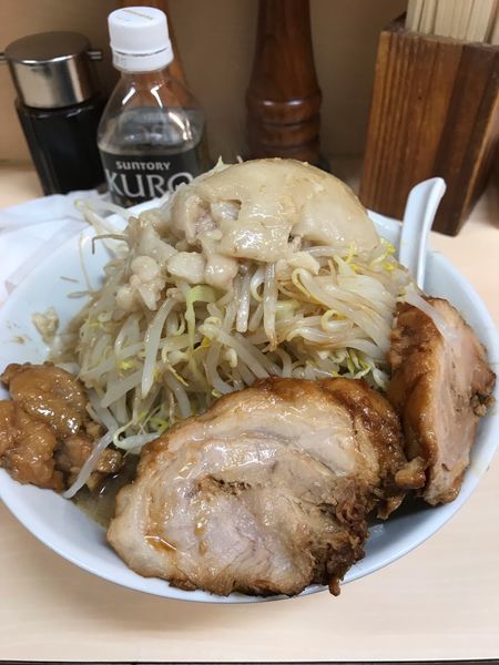 「ラーメン(ヤサイ、アブラ、カラメ)」@自家製ラーメン 大者の写真