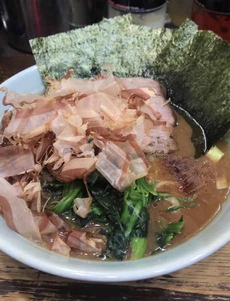 「ラーメン(700円)＋花かつお(100円)」@らーめん武道家 口の写真
