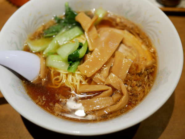 「ラーメン 醤油 麺硬め」@かおたんラーメン 赤坂店の写真