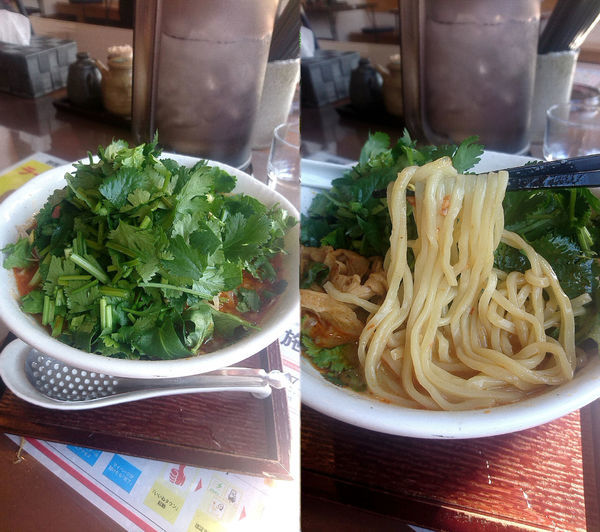 「『麻辣みそらーめん+パクチー増し増し(￥800+200)』」@麺工房 かなでの写真