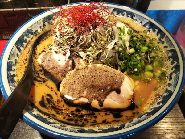 「焦がし黒味噌らうめん　（大盛り：サービス券）」@麺匠 佐蔵の写真