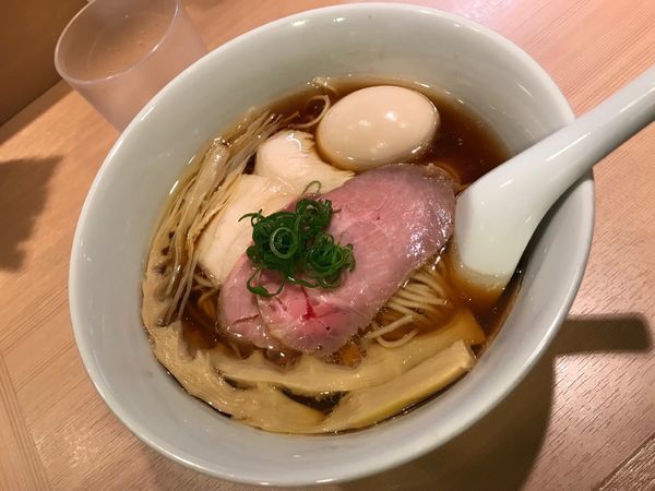 「特製醤油ラーメン」@らぁ麺 はやし田 新宿本店の写真
