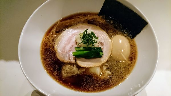 「煮干ワンタン1180円+とろ玉子150円」@Japanese Ramen Noodle Lab Qの写真