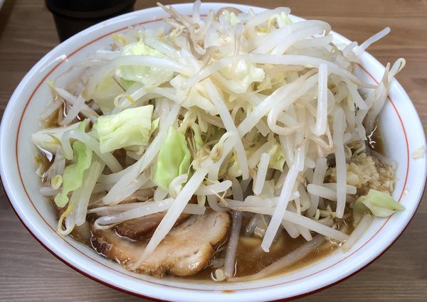 「ラーメン・野菜増し＋ウズラの味玉（￥750＋￥100）」@ラーメン幸豚の写真