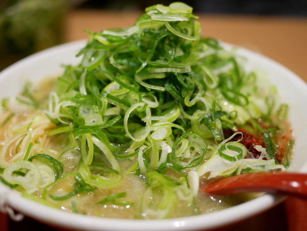 「ラーメン 並 麺硬め」@ラーメン横綱 阪急三番街店の写真