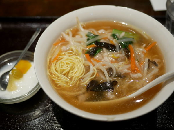 「肉もやしラーメン 麺硬め」@香港料理 炎屋の写真