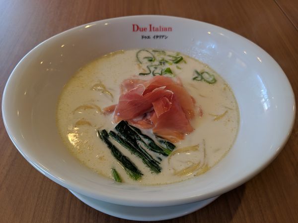 「白いらぁ麺　1,200円」@黄金の塩らぁ麺 due Italian 横浜青葉台店の写真