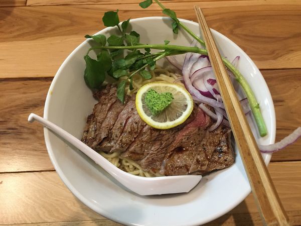 「【限定】サーロインステーキまぜそば　1000円」@らーめん カッパハウスの写真