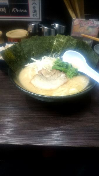 「ラーメン 醤油 かため 海苔まし」@横浜家系ラーメン 上昇気流の写真