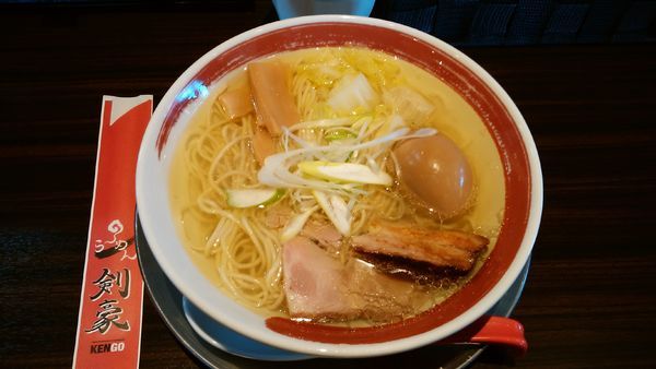 「味玉鶏しおら～めん¥800-」@ら〜めん剣豪の写真