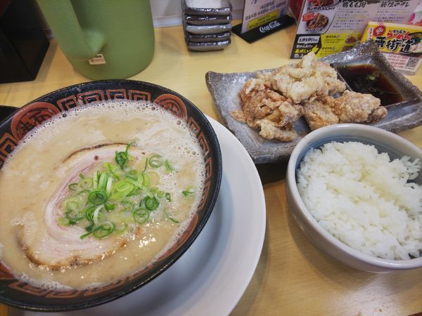 「からあげ定食1090円」@博多長浜らーめん 夢街道 大和郡山店の写真