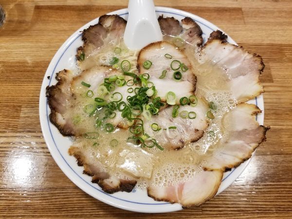 「チャーシューメン(900円)」@博多ラーメン でぶちゃん 高田馬場本店の写真