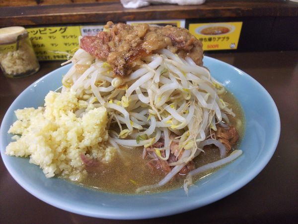 「中ラーメンアブラ、ニンニクマシ」@立川マシマシ秘密工場の写真