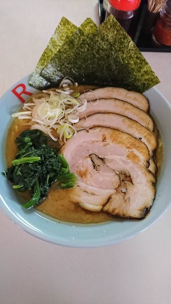 「ラーメン中  ８５０円チャーシュートッピング」@らーめんRの写真