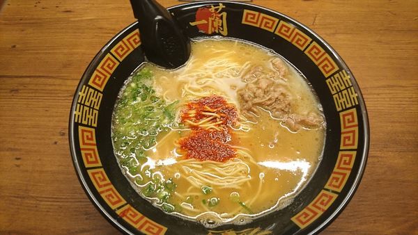 「100%とんこつ不使用ラーメン＋半替玉」@一蘭 西新宿店の写真