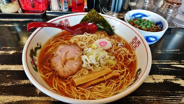 「中華そば+大盛り+ネギチャーシュー丼」@ラーメン サカモトの写真