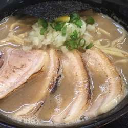 黒・煮干しラーメン(特注 背脂なし)➕チャーシュー