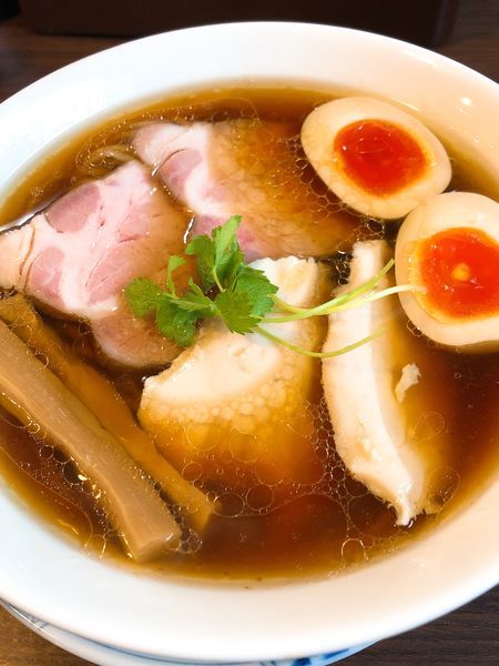 「特製醤油らぁ麺 ¥980」@らぁ麺 紫陽花の写真