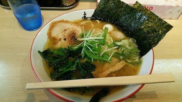 「醤油とんこつラーメン」@らぁ麺処 寿の写真