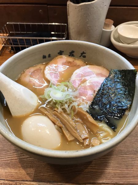 「味玉ラーメン➕チャーシュー」@麺屋吉左右の写真
