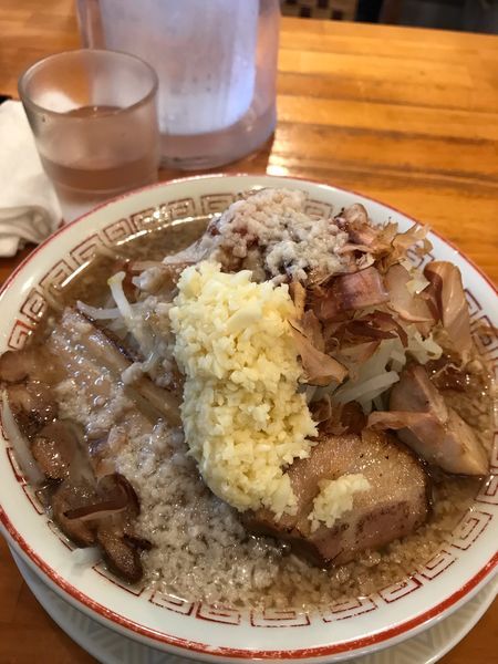 「マンモスラーメン  ニンニクアブラ多め」@泪橋 溝の口店の写真